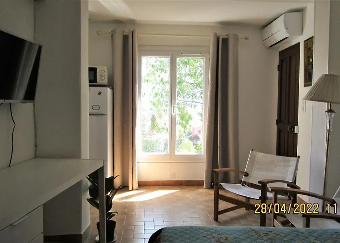 - Independant En - Calme Jardinet بيت للعطل نيس